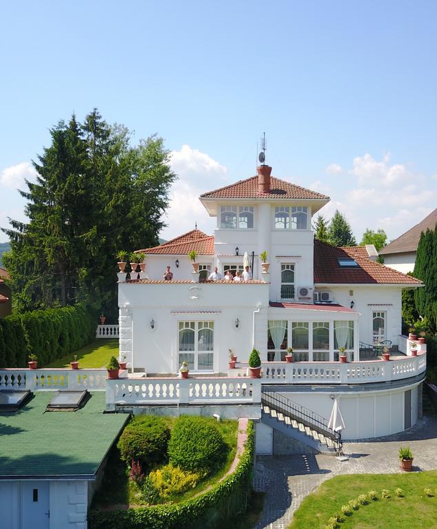 3 Bedroom Private Floor In Luxury Mansion Budapest Exterior photo